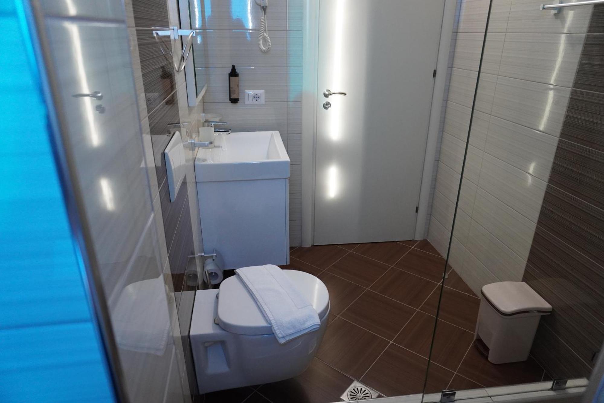 Hotel Agel Sarandë 객실 사진