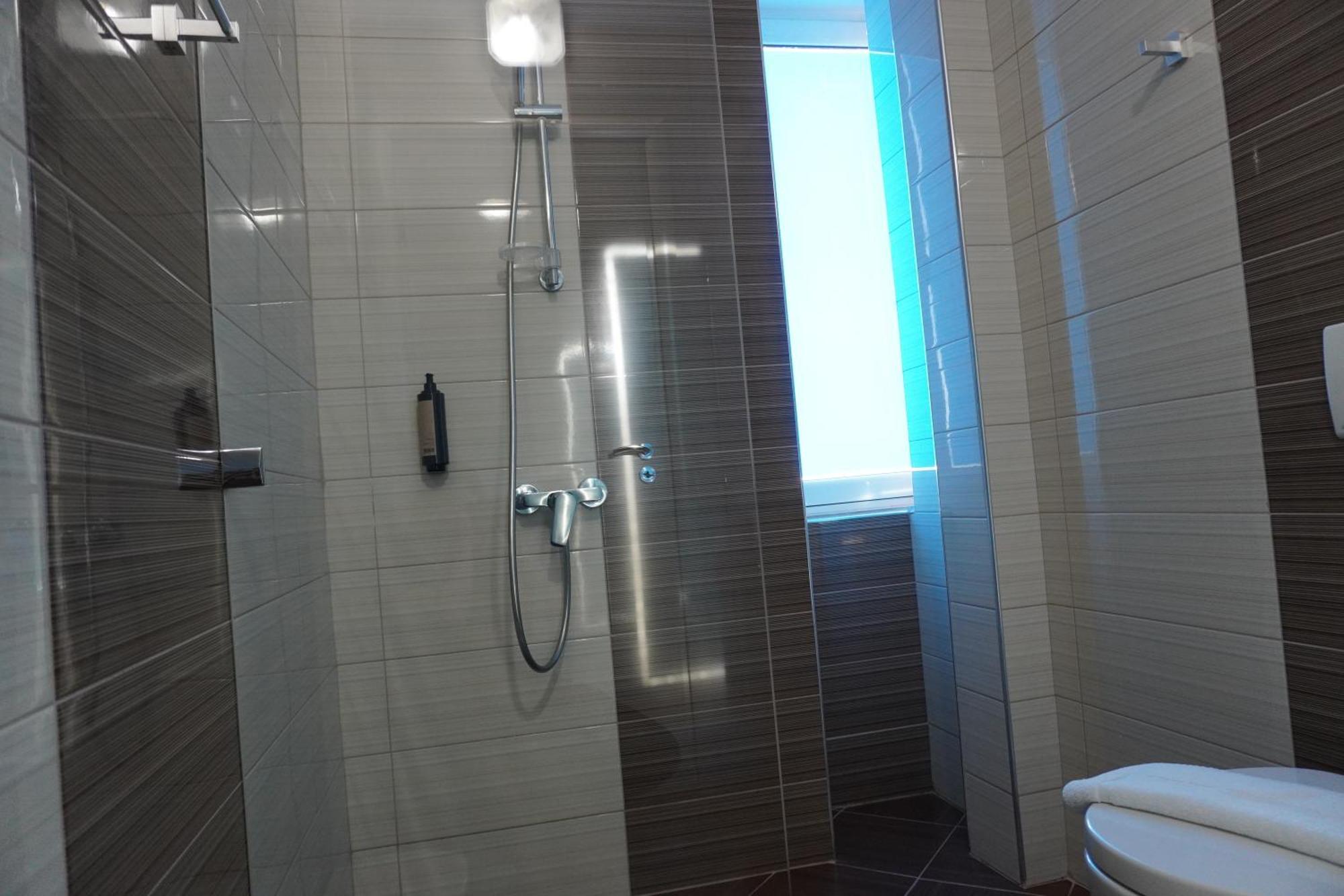Hotel Agel Sarandë 객실 사진